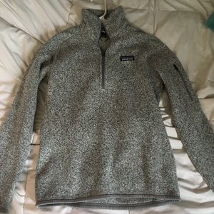 Patagonia quarter zip (grey)